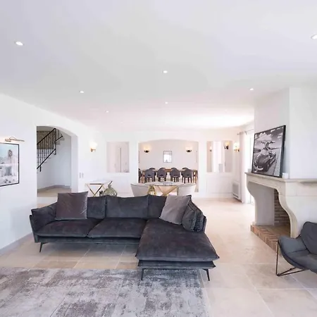 Luxury Villas At Βίλα *