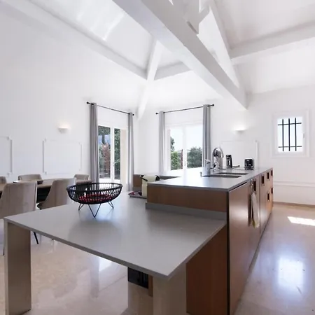 Luxury Villas At Βίλα Grimaud