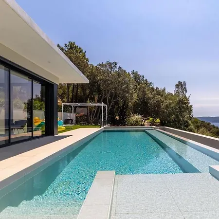 Luxury Villas At Βίλα