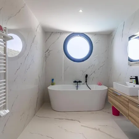 Luxury Villas At Βίλα